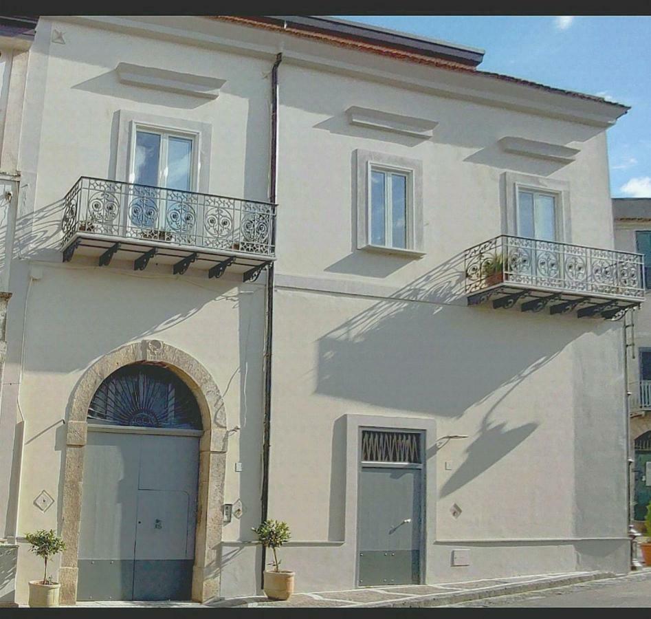 Palazzo Riccardi Aparthotel Solopaca Exterior foto